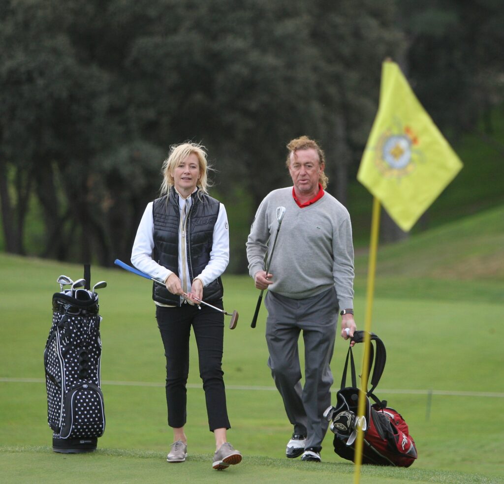 Ana Duato “enseña” a jugar al golf a Miguel Ángel Jiménez – RFEG